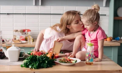 Feeding a school-age child a healthy breakfast